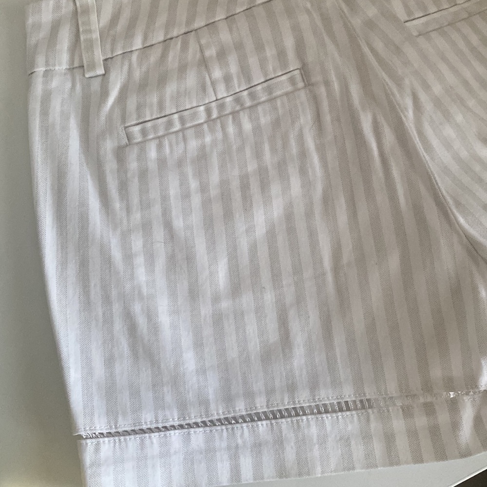 Calvin Klein Striped Embroidered Shorts Size 2 Cotton Blend White Light Gray - Picture 3 of 11